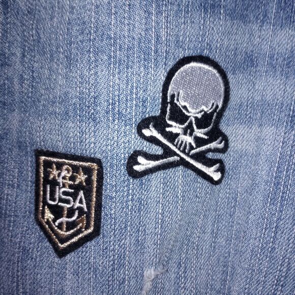 Allen B by Allen Schwartz Jean Capris with Applique Patches Size 8 NWT - Picture 5 of 12